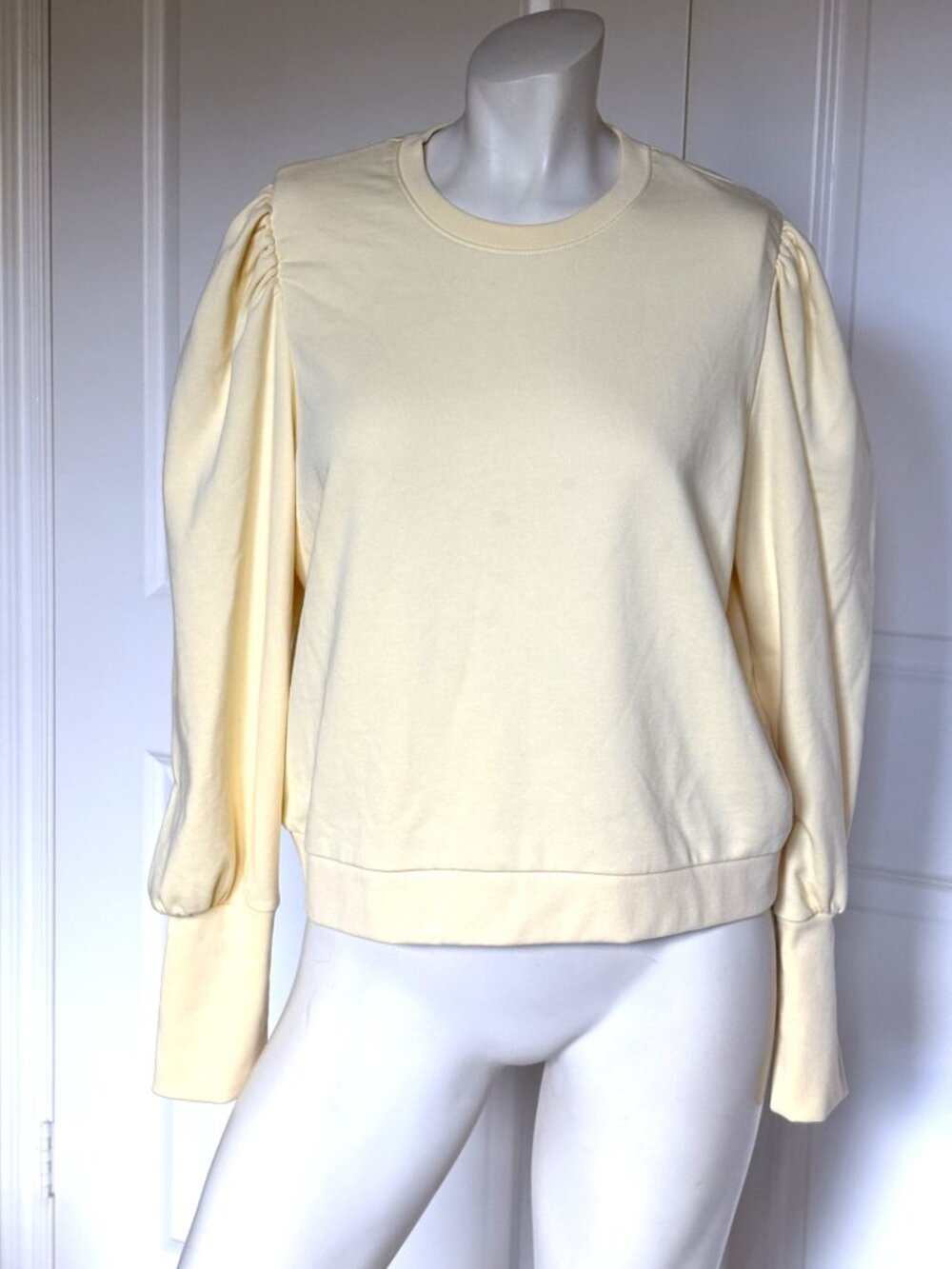 NWOT JOE'S COTTON BLEND LIGHT YELLOW SWEATSHIRT SIZE: L